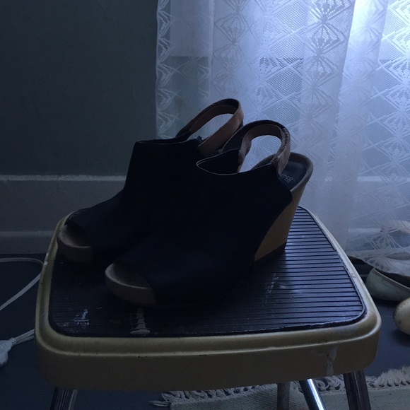 Cute Camper Wedges size 37! - Picture 2 of 4